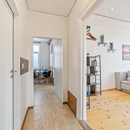 Infinity Stay: Bis Zu 6 Personen Zentrumsnah Wassernah Netflix Apartment *